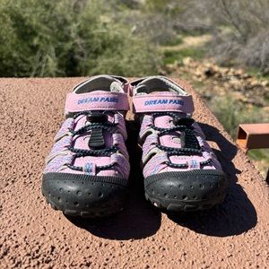 Girl’s Size 11 Close-Toed Hiking Outdoors Athletic Sandal Pink